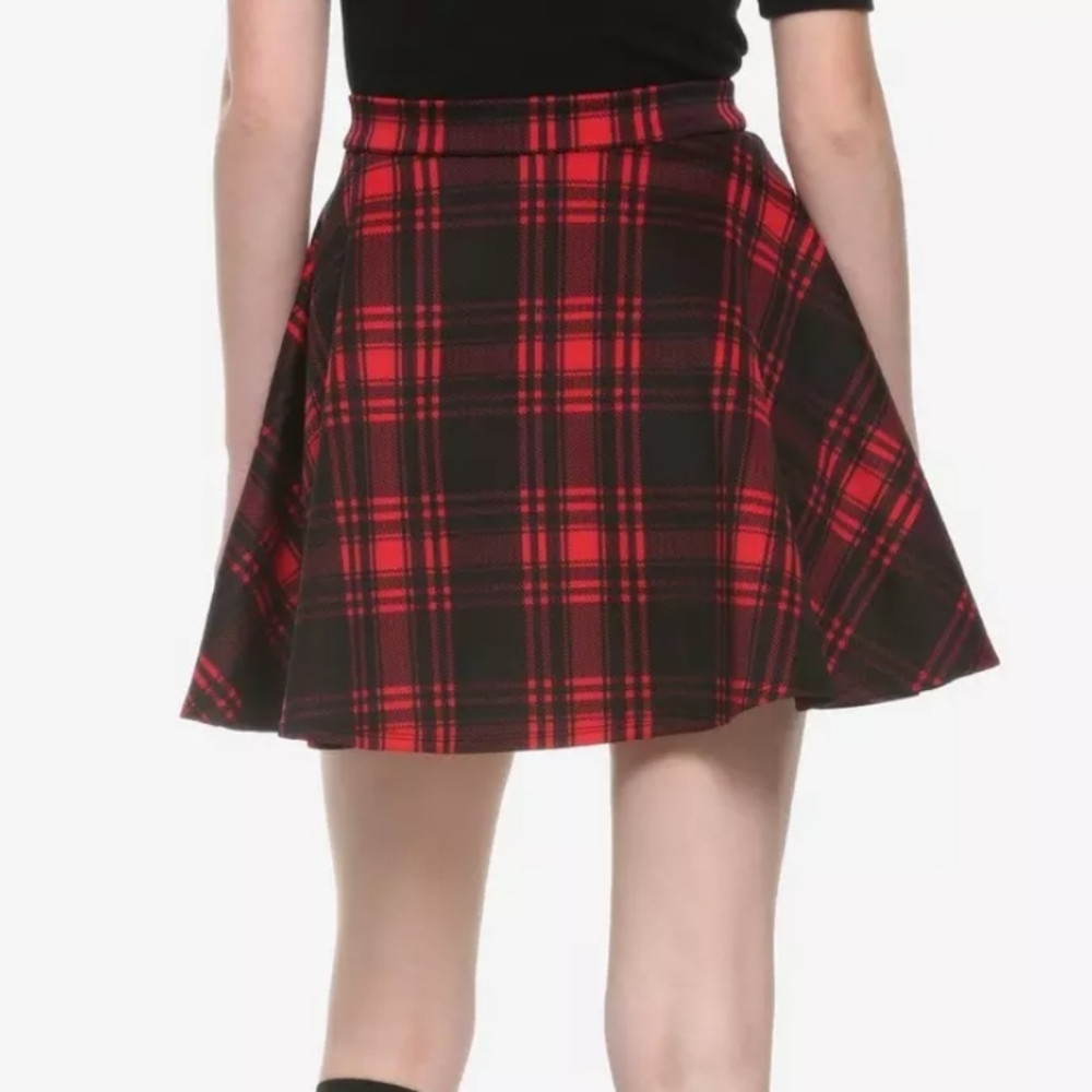 Hot Topic Black and Red Plaid O-ring Goth Skater Skirt Size Small - Picture 3 of 8